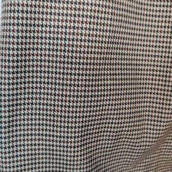 Forever 21 Tan Houndstooth Mini Skirt Size Medium - Picture 3 of 4
